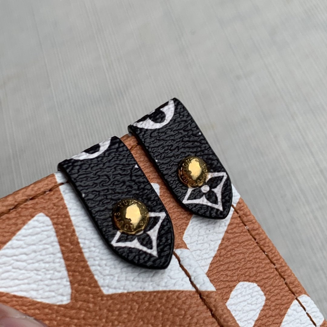 Louis Vuitton Crafty Onthego GM 41 Caramel and Cream Monogram Giant Canvas Bag