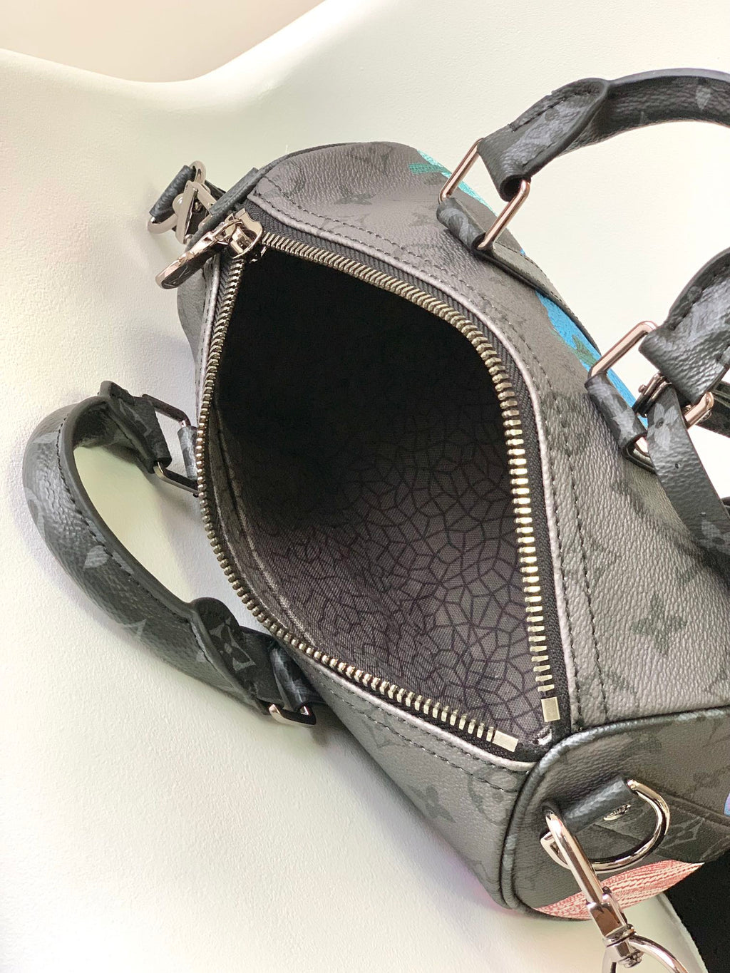 Louis Vuitton Keepall Bandoulière 21 in Multicolor Calfskin Bag