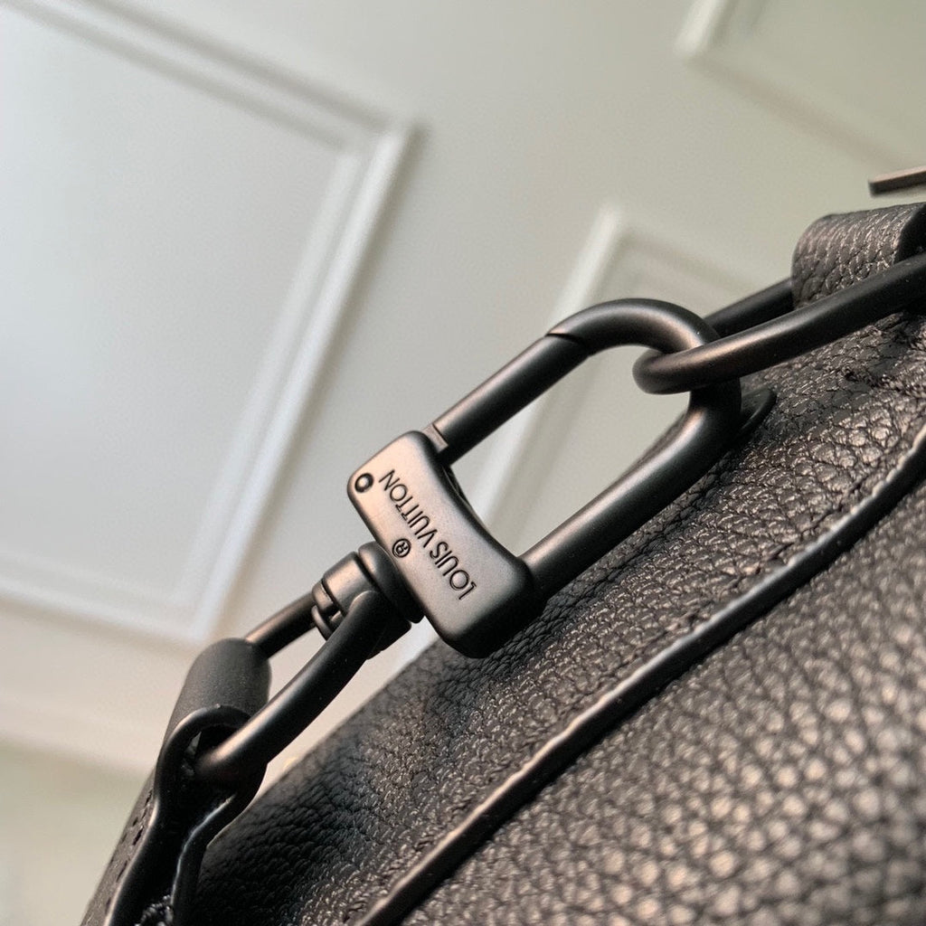 Louis Vuitton Fastline Messenger 23.5 in Dark Brown Patent Calfskin Bag