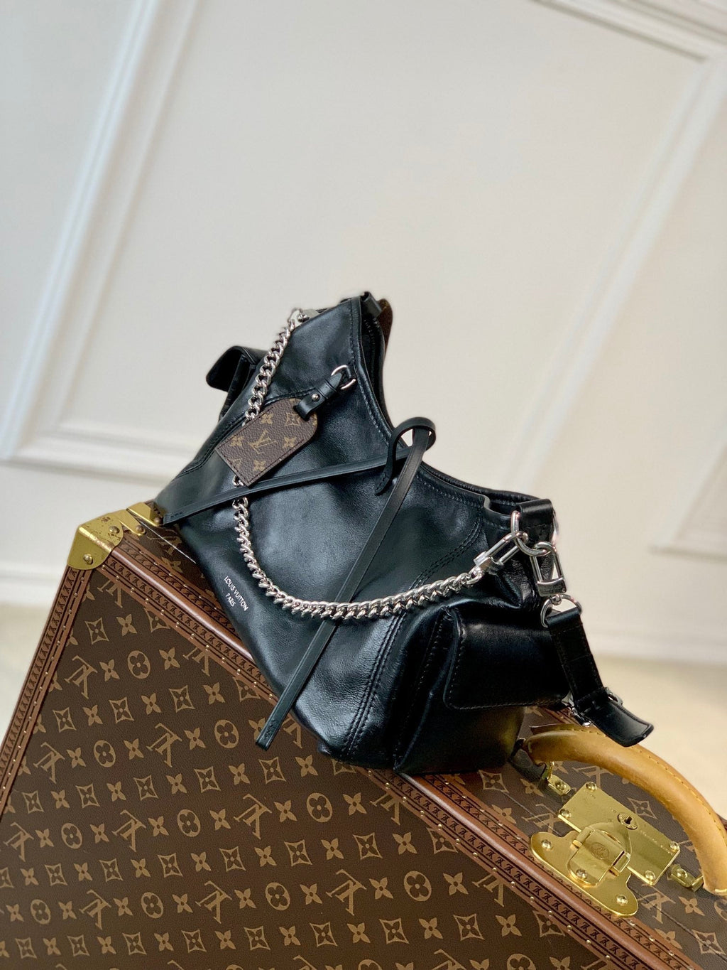 Louis Vuitton Carryall Cargo Vibe PM 33.5 in Black Lambskin Brown Monogram Tag Bag