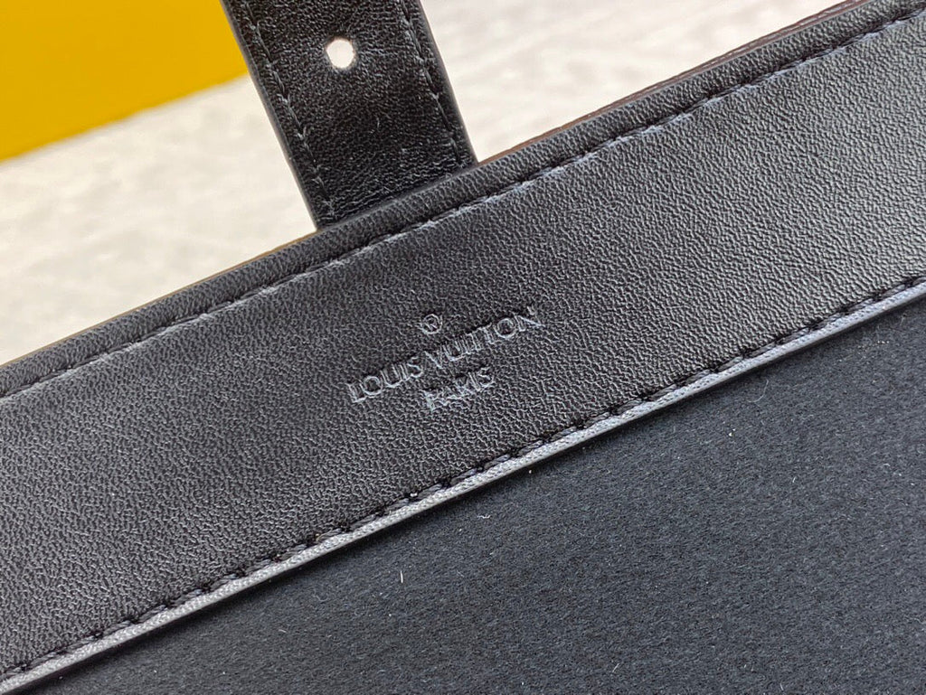 Louis Vuitton Etui 3 Montres Monogram Taurillon Black Calfskin Bag