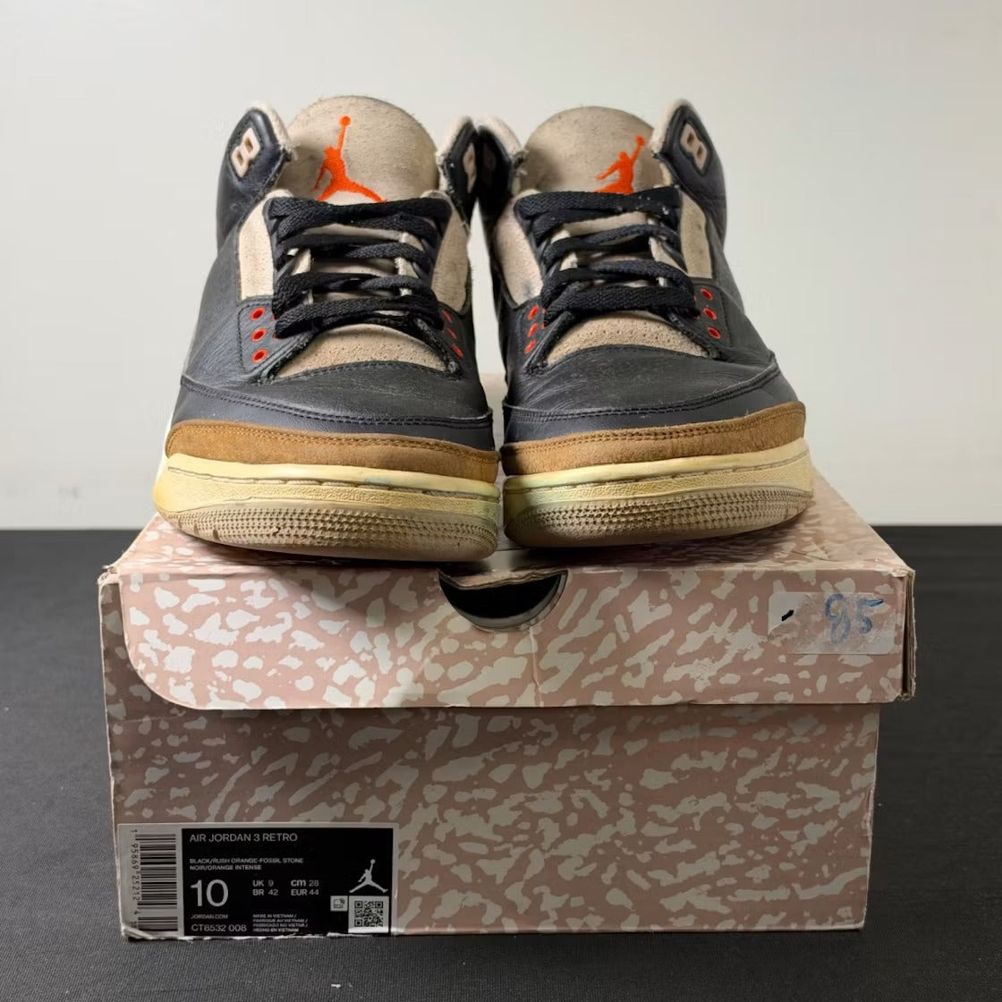 Used - Air Jordan 3 Retro Desert Elephant - US M 10 - detail 2