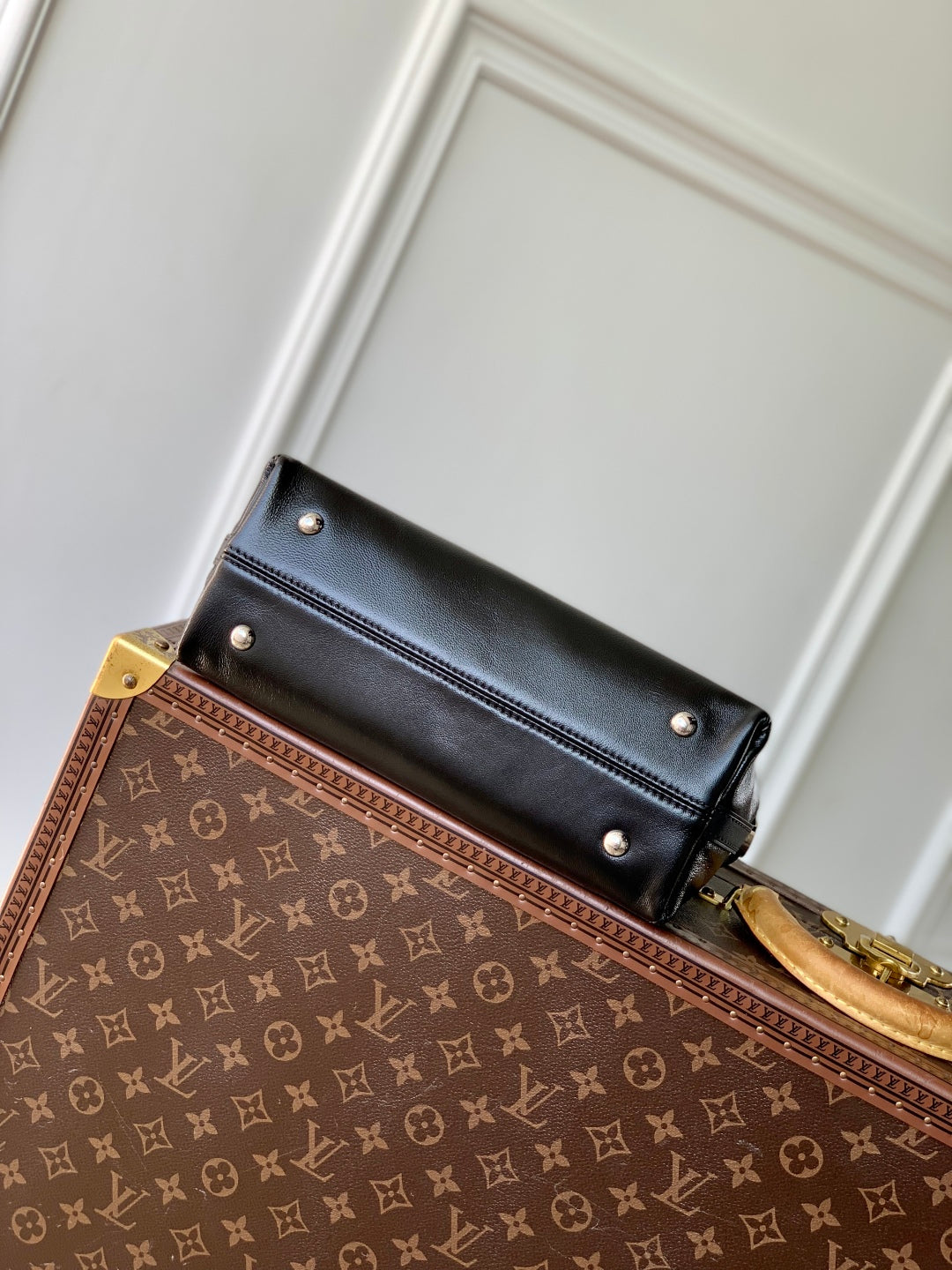 Louis Vuitton Carryall Cargo Vibe BB 26 in Black Lambskin Borwn Monogram Tag Bag
