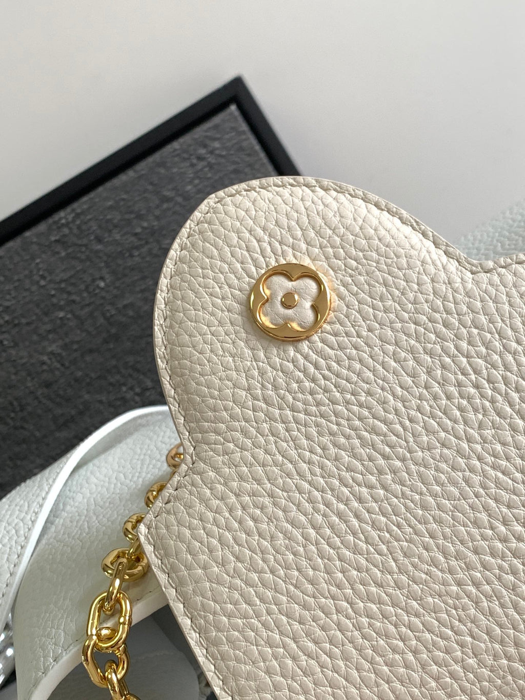 Louis Vuitton Capucines BB 27 in White Mix Pink and Beige Taurillon Gold Hardware Bag