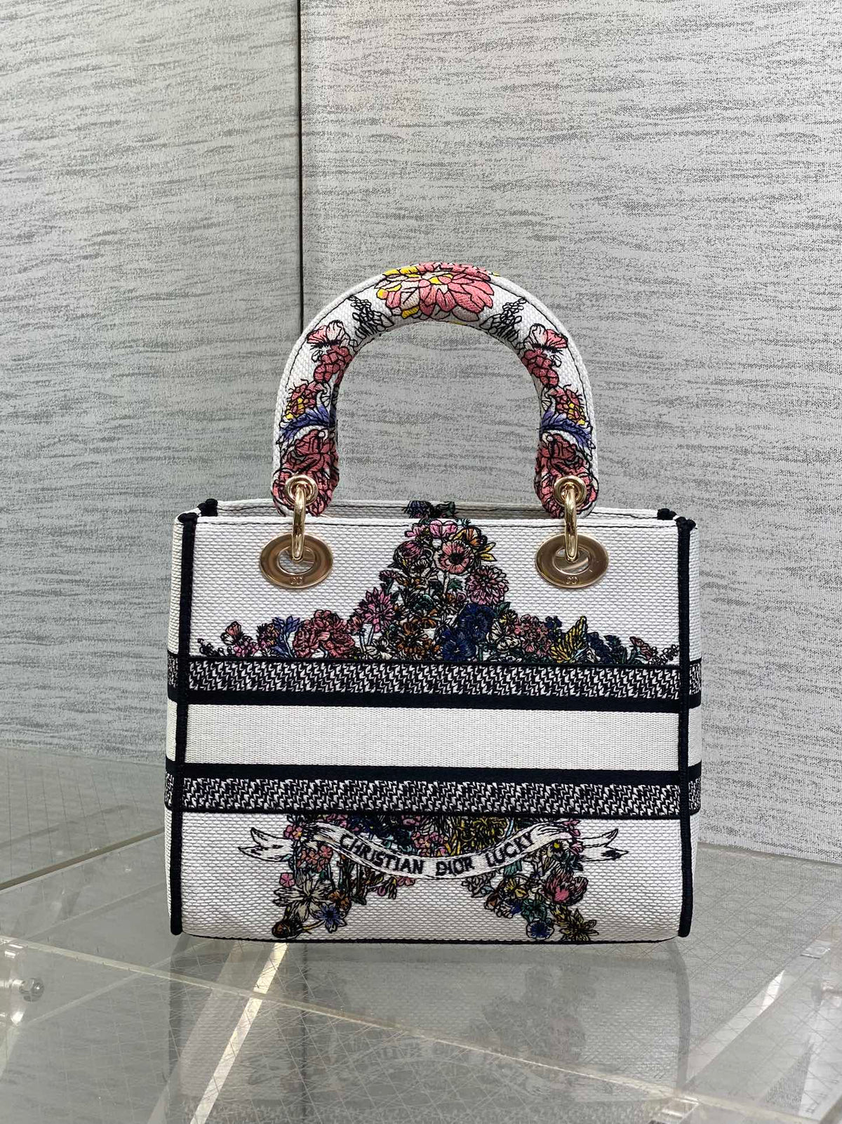 Dior 25S Small Lady D-Lite Bag 24 in White Red Star Embroidery