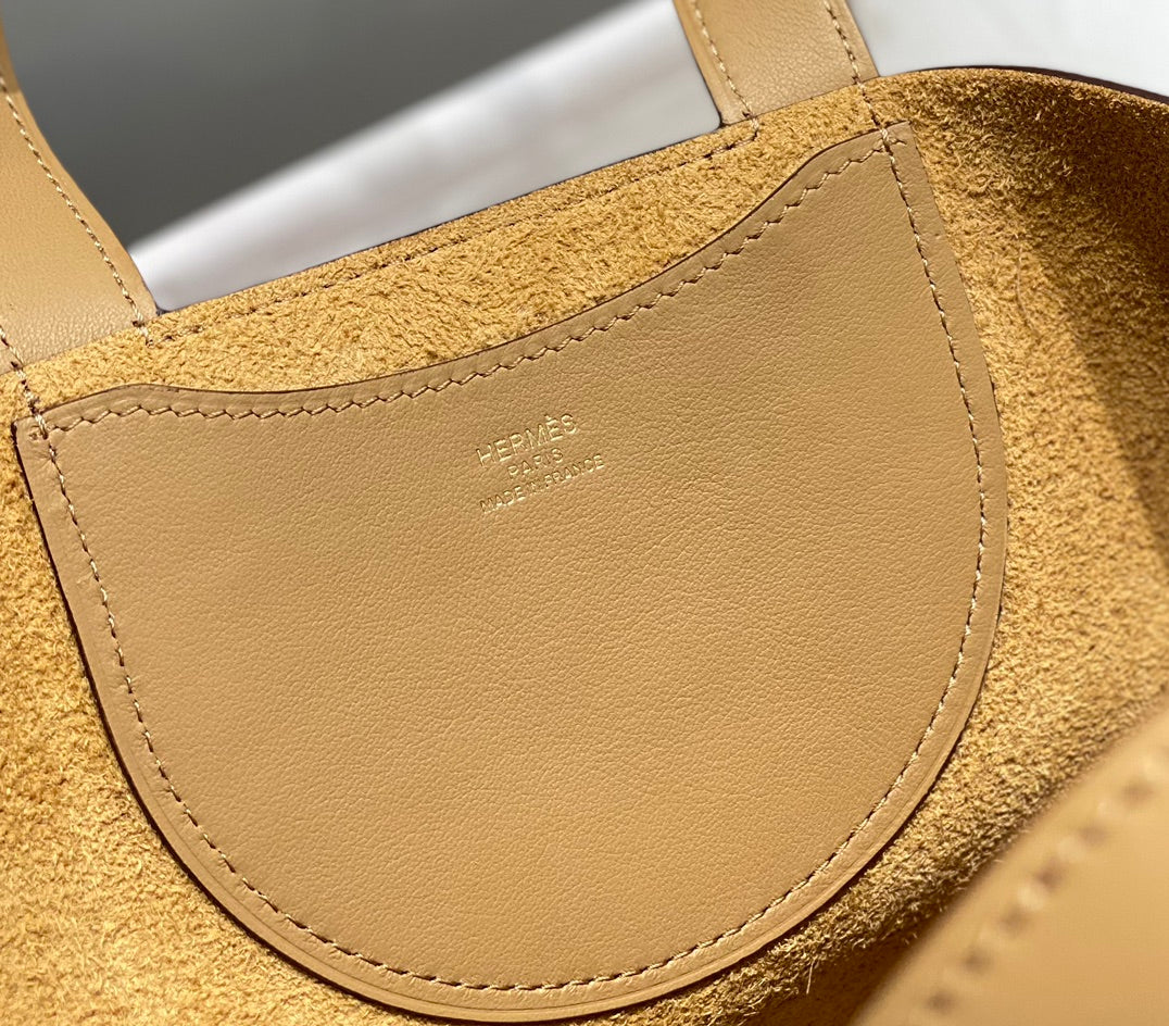Hermes 25S in the Loop 18 in Light Caramel Calfskin Silver Hardware Bag