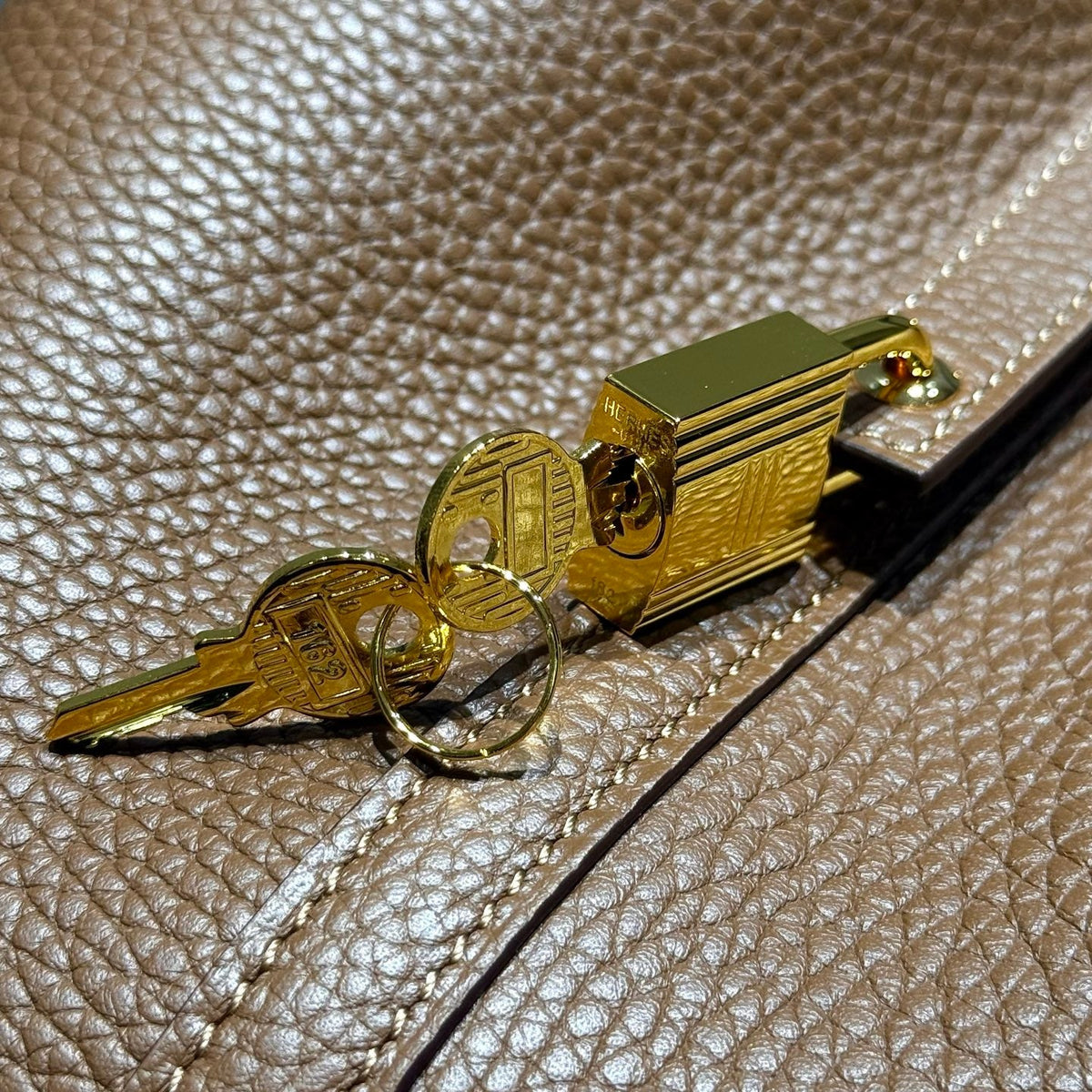 Hermes 25S Picotin Lock 18 in Burnt Caramel Calfskin Gold Hardware Bag