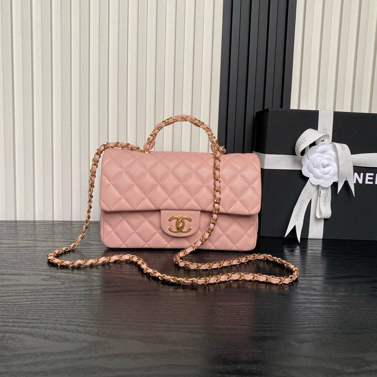 Chanel 25S Flap Bag 22 cm in Pink Caviar with Gold Hardware
