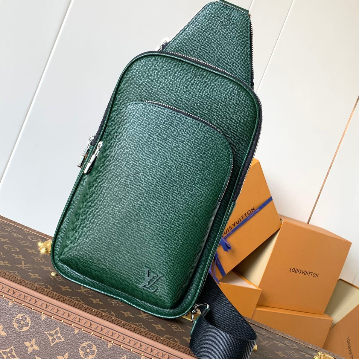 Louis Vuitton Avenue Slingbag 31 in Dark Green Taiga Leather Bag