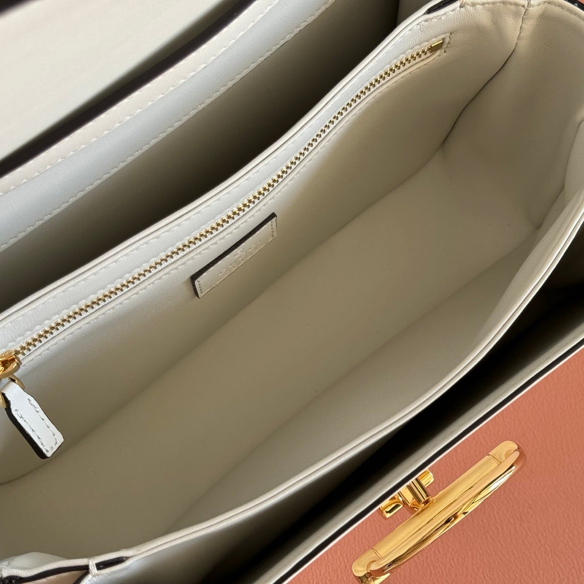 Gucci 26S Siena Top Handle Bag 25 in White Calfskin