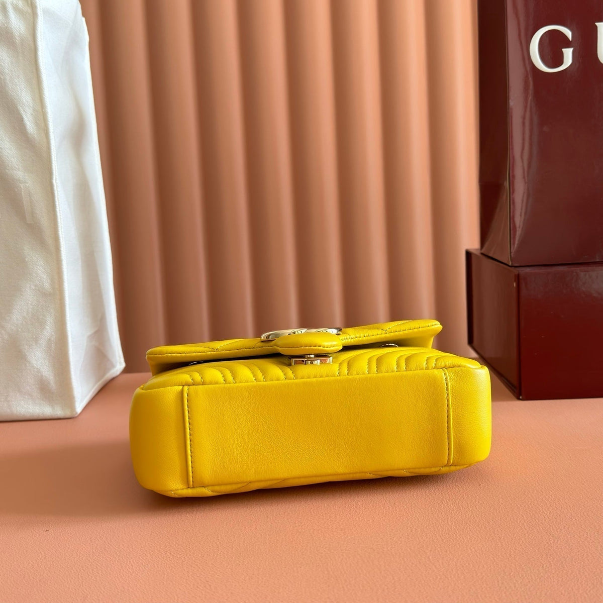 Gucci 26S Marmont Bag 22 in Yellow Lambskin