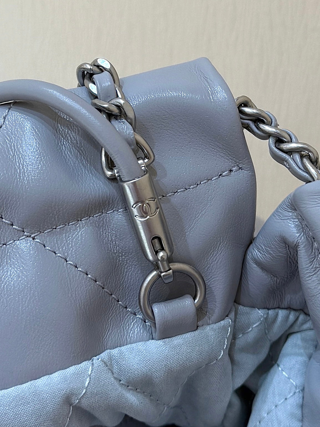Chanel 25S Hobo Mini Bag 20 in Grey Lambskin